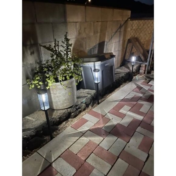 Bright Solar Pathway Lights Outdoor 8 Pack Solar Powered Lights Waterproof - Picture 3 of 3